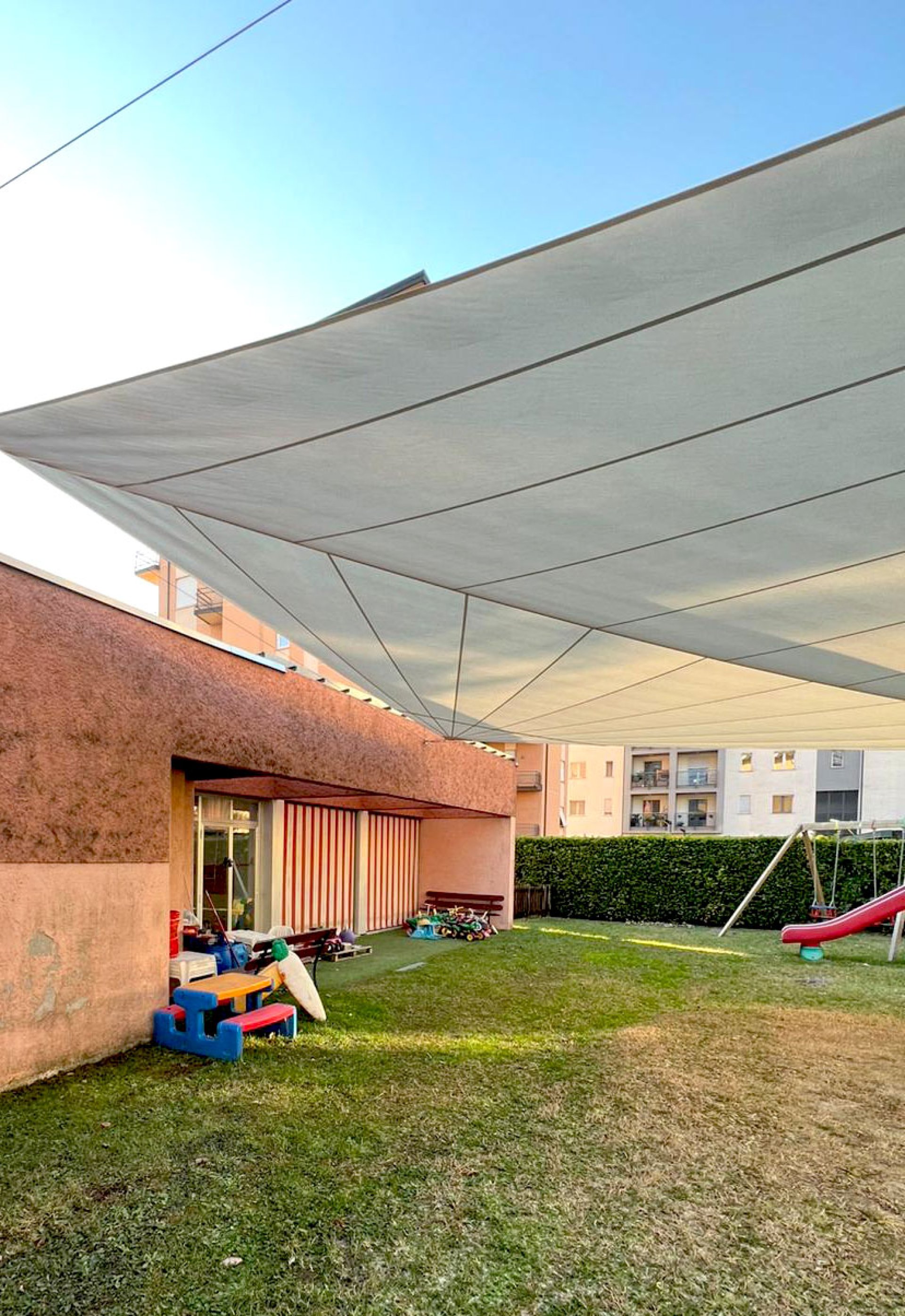 SunSquare Sonnensegel für einen Kindergarten in Italien.